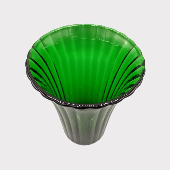 Vintage NAPCO Emerald Green Fluted Vase - Picture 4 of 8